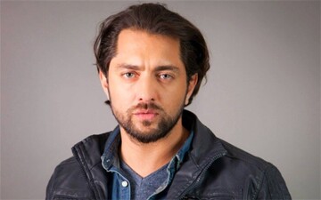 شیطنت و خرابکاری پسر بامزه بهرام رادن در خانه‌اش + فیلم