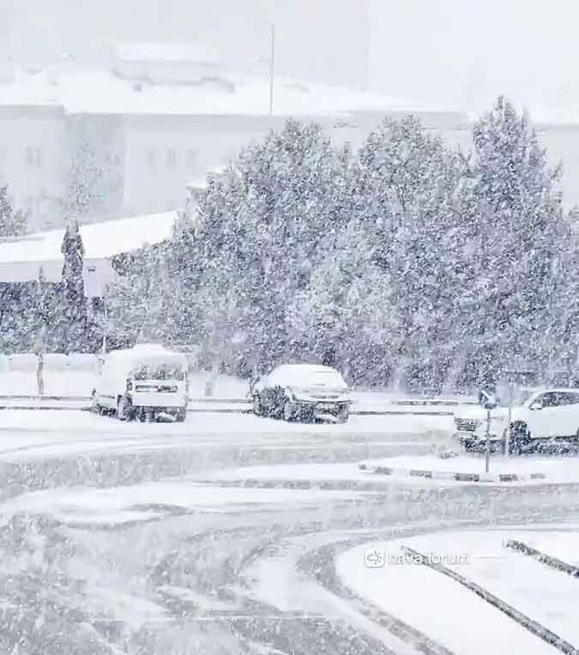 بارش سنگین برف بهاری در ترکیه/ فیلم