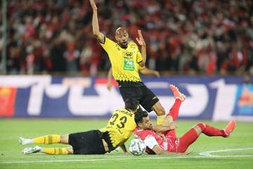 جدول لیگ برتر پس از باخت پرسپولیس و برتری تراکتور و سپاهان + عکس