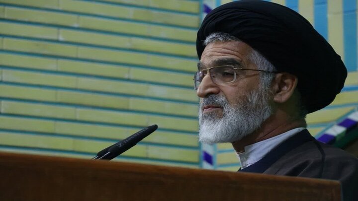 امام‌جمعه یزد: مسئولان در اجرای قانون حجاب قاطعانه عمل کنند