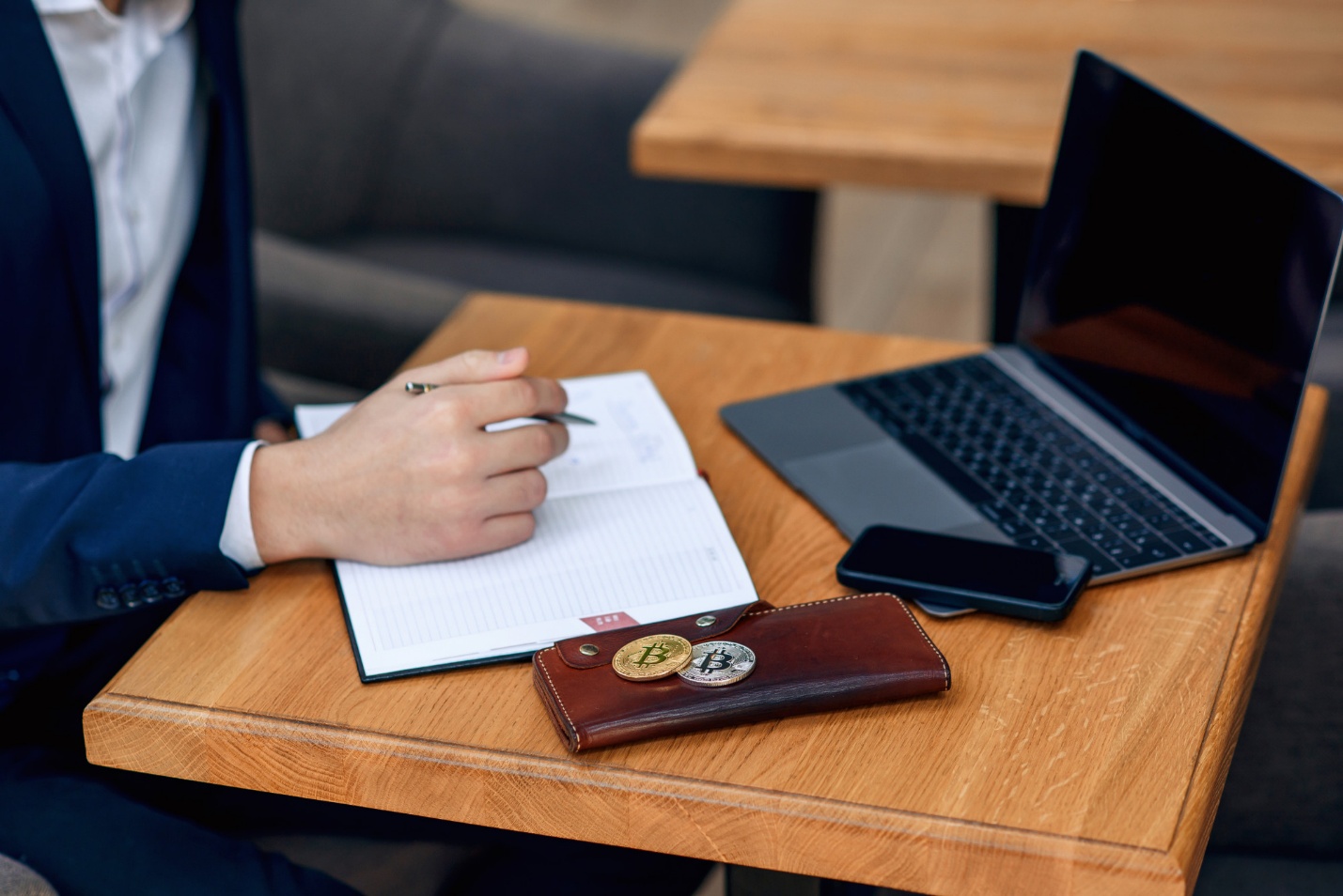 چگونه مجوز صرافی بگیریم؟ شرایط و مدارک لازم