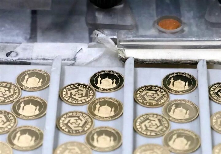 سقوط آزاد قیمت دلار و طلا در بازار + جدول قیمت طلا و سکه امروز ۸ اردیبهشت