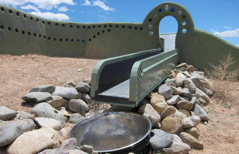 خانههای زیبایی که با زباله ساخته شدهاند/ «کشتی زمینی» کجاست؟