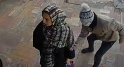 لحظه سرقت دستبند طلا از زن جوان در خیابان شریعتی / فیلم