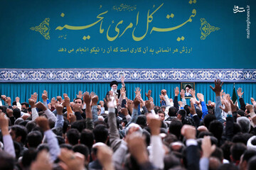 تصاویری متفاوت از دیدار امروز کارگران با رهبر انقلاب / فیلم