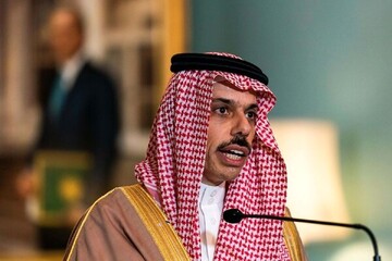 فیلم پربازدید از زبان بدن وزیر خارجه عربستان در دیدار با عراقچی
