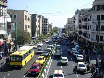 حفره سه متری وسط خیابان پاسداران + عکس