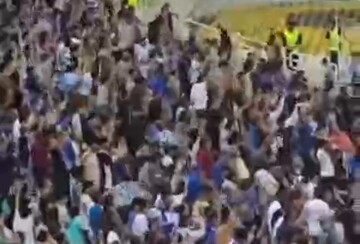 شادی عجیب هواداران استقلال بعد از گل دوم سپاهان / فیلم