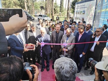 افتتاح مرکز خدمات سرمایه‌گذاری کرمان با حضور وزیر کشور