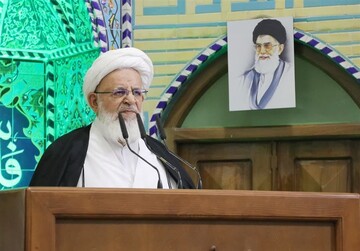 راه نجات جامعه اسلامی از نگاه امام جمعه یزد