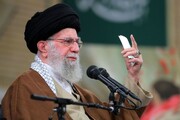 عکس دیده نشده از رهبر انقلاب در یک و نیم سالگی