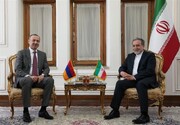 عراقچی: روابط ایران و ارمنستان مسیر بسیار خوبی را طی می‌کند