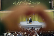 تصاویری متفاوت از دیدار امروز معلمان با رهبر انقلاب / فیلم