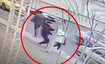 لحظه سرقت وحشیانه موبایل از دختر جوان در اسلامشهر / فیلم