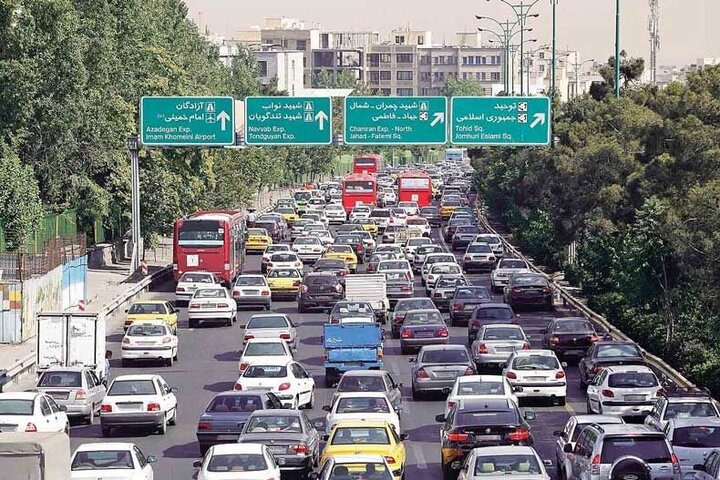 نوشته پشت ماشین پراید جنجالی شد