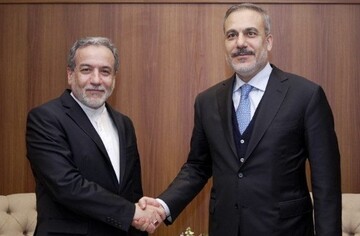 عراقچی: حقوق ایران در بهره‌مندی از انرژی صلح‌آمیز هسته‌ای قابل چشم‌پوشی نیست