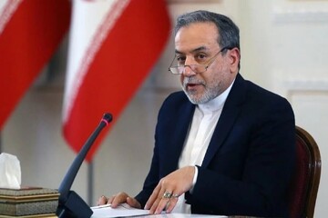 سخنان عجیب عراقچی درباره مذاکرات ایران و آمریکا : فعلا بزن بزن است