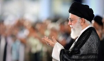 عکس دیده نشده از «رهبر انقلاب» در یک سالگی