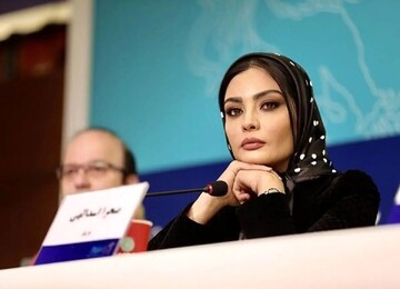 جایزه ی بهترین بازیگر نقش اول زن جشنواره ی بیروت برای صحرا اسداللهی