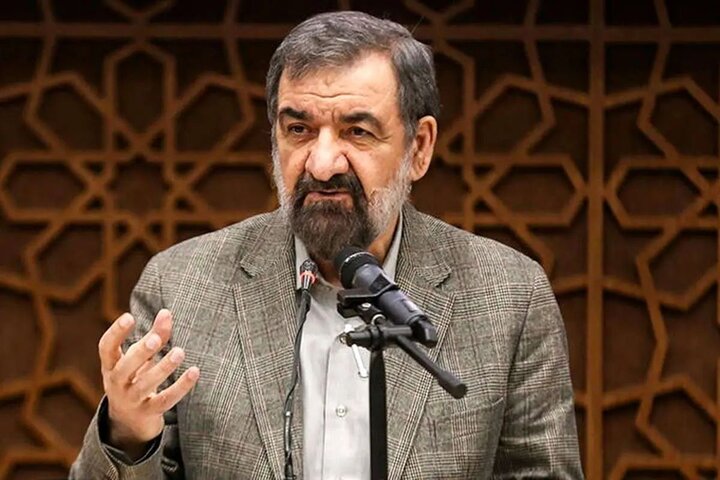 محسن رضایی: اینکه لحظاتی قبل از سقوط بالگرد رئیس‌جمهور، یک طوفان عظیم در آسمان مشهد پیدا شد، مشخص می‌کند که این شهادت خیلی معنا دارد