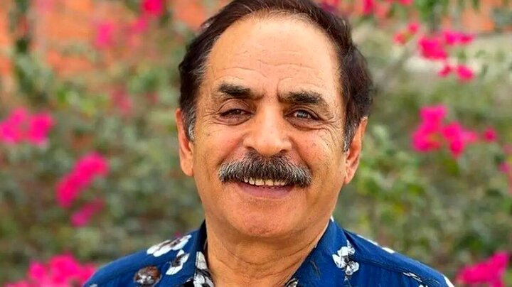بازیگر جوکر در حال خواندن کتاب همسر رئیس جمهور آمریکا! + عکس بازیگر جوکر در حال خواندن کتاب همسر رئیس جمهور آمریکا! + عکس