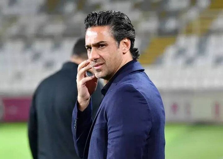بازگشت فرهاد مجیدی با قلب آبی به استقلال + عکس بازگشت فرهاد مجیدی با قلب آبی به استقلال + عکس