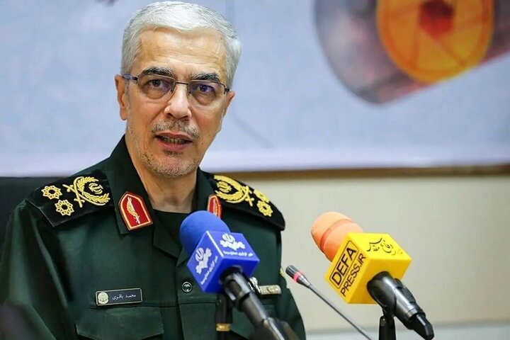 سرلشکر باقری: پس از مهسا امینی سلاح‌های زیادی از سمت کردستان عراق به سمت ایران سرازیر شد