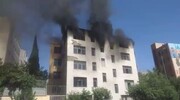 آتش گرقتن ساختمان متروکه در خیابان مفتح تهران/ فیلم