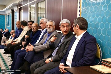 محمدجواد ظریف در مراسم ختم برادر آیت الله هاشمی رفسنجانی + عکس
