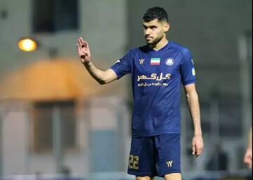 فوری؛ پیوستن محمدمهدی زارع به پرسپولیس با قرارداد چهارساله + عکس با پیراهن پرسپولیس