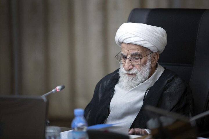 عکس زیر خاکی از آیتالله جنتی در ۴۵ سالگی عکس زیر خاکی از آیتالله جنتی در ۴۵ سالگی
