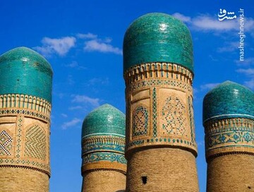 گلدسته‌های مدرسه چارمنار در بخارا + عکس