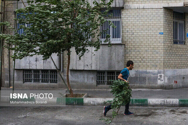 وقوع طوفان تندری در پایتخت؛ شهروندان تهرانی مراقب باشند