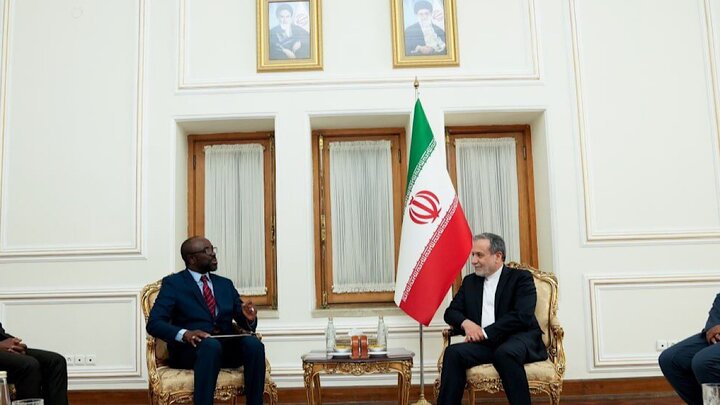 گفتگوی وزیر امورخارجه ایران با سفرای سنگال و سیرالئون