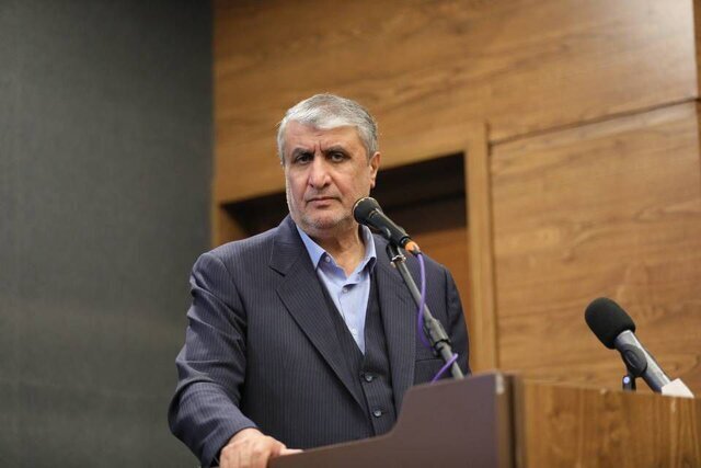 رئیس سازمان انرژی اتمی در واکنش به اظهارات گروسی: کسی در ایران نگفته است که اگر اسرائیل حمله کند بمب اتم می‌سازیم