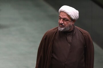 رسایی: موبایل های فرماندهان نظامی و دانشمندان هسته ای باید جمع آوری شود