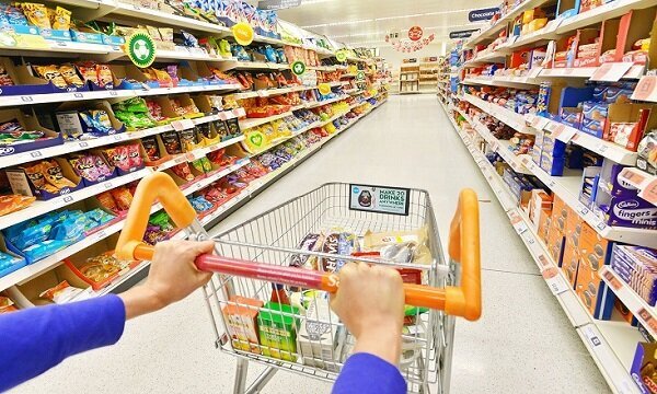 کالاهای اساسی در فروشگاه‌های زنجیره‌ای / کمبود کالایی وجود ندارد  