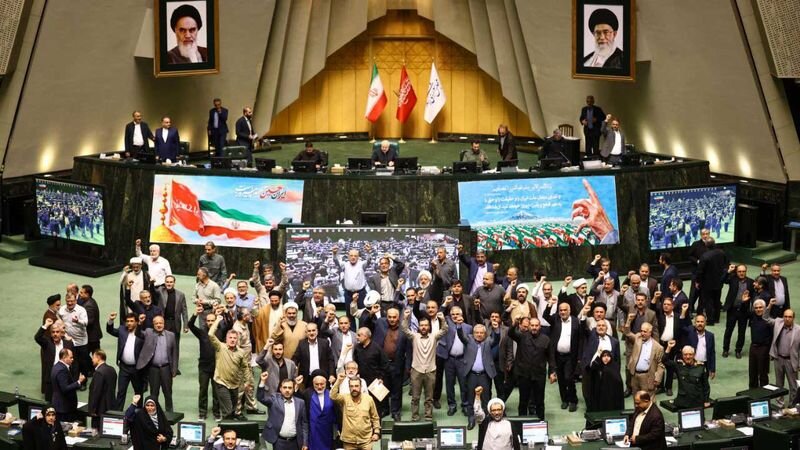 مجلس آژانس و گروسی را تعلیق کرد