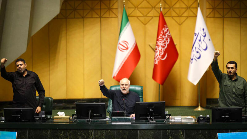 مجلس آژانس و گروسی را تعلیق کرد