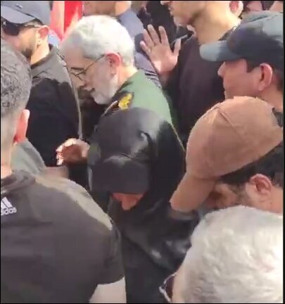 حضور سردار قاآنی در مراسم تشییع پیکر شهدای اقتدار