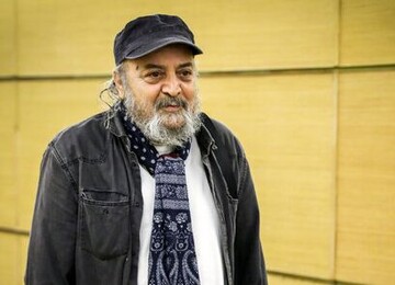 تیپ عجیب کارگردان سریال پایتخت در مراسم ختم برادرزاده محسن تنابنده + عکس