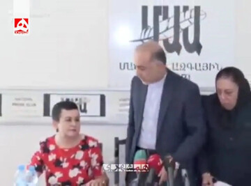 خبرنگار آمریکا توسط سفیر ایران از جلسه اخراج شد + فیلم