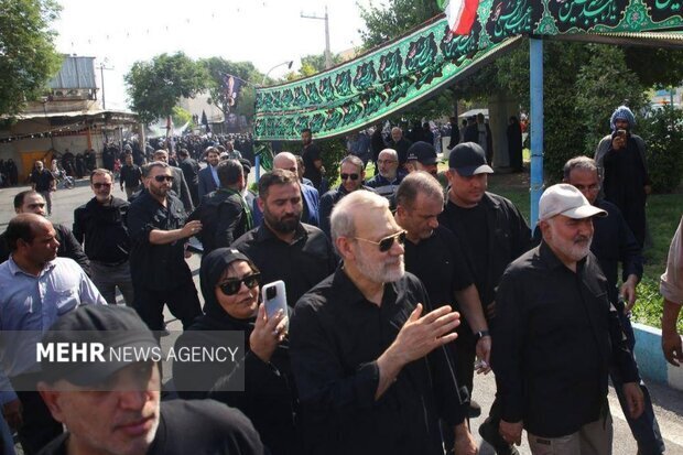 تصاویری از حضور علی لاریجانی و مخبر در مراسم تشییع سردار غلامعلی رشید