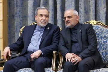 همراهی عراقچی با پزشکیان در اجلاس اکو