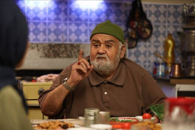 عکس/ چهره اکبر عبدی در یک سریال جدید تلویزیونی