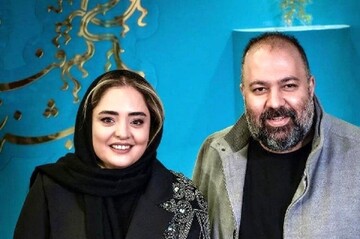 دابسمش عاشقانه علی اوجی و همسرش نرگس محمدی با آهنگ شایع در ماشین لاکچریشان + فیلم