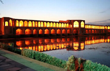 عکس زیر خاکی از پل خواجو اصفهان سال ۱۳۰۵ شمسی