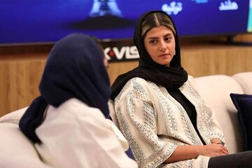 رپ‌خوانی بازیگر زن مشهور در برنامه کارناوال رامبد جوان + ویدئو