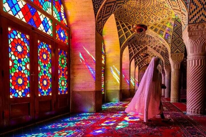 واکنش جالب توریست آمریکای به مسجد صورتی شیراز + فیلم