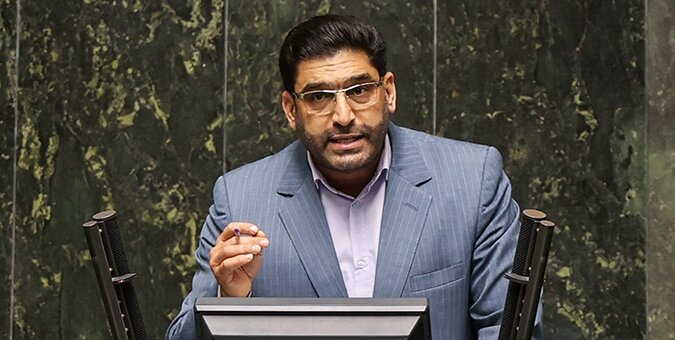 آذری، نماینده مجلس: لایحه «مقابله با انتشار محتوای خبری خلاف واقع در فضای مجازی» خامتر از خام تنظیم شده و ایرادات زیادی دارد آذری، نماینده مجلس: لایحه «مقابله با انتشار محتوای خبری خلاف واقع در فضای مجازی» خامتر از خام تنظیم شده و ایرادات زیادی دارد